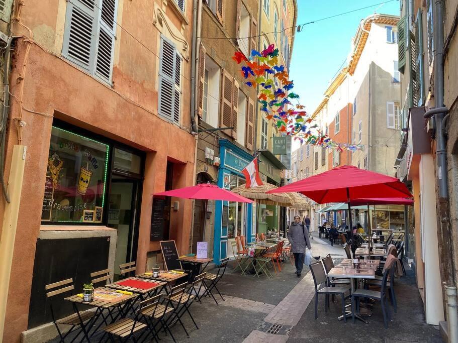 Akropole De Caroline, Central, Lumineux, Calme, Free Parking, Lift, 3 Beds Draguignan Exterior foto